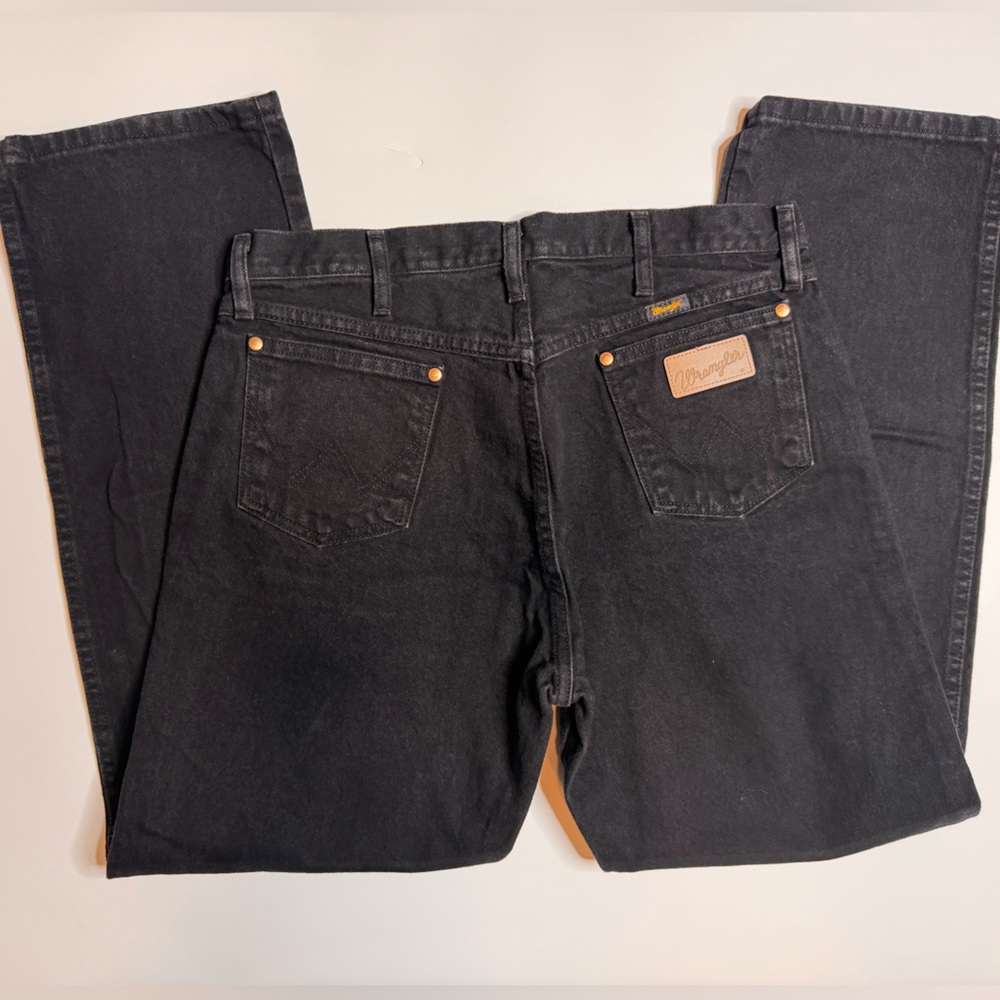 Wrangler black cowboy cut 35x32 men's jeans